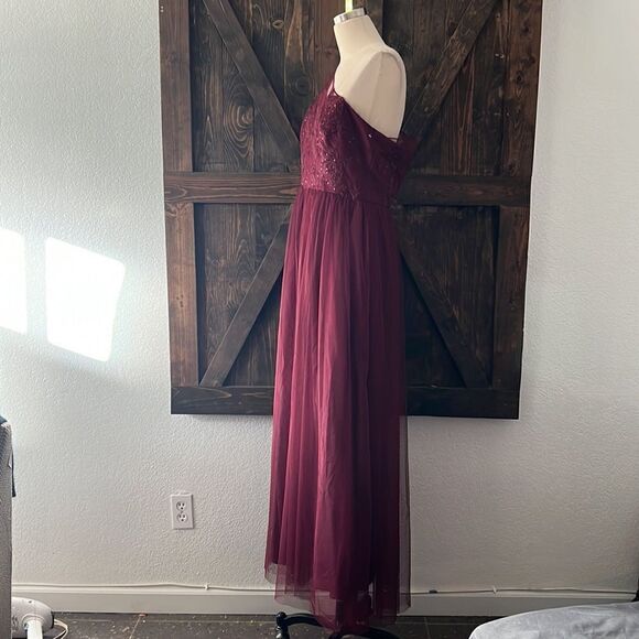 Davids Bridal Bridesmaid dress - One shoulder soft net wine Sz- 12 - Picture 4 of 10